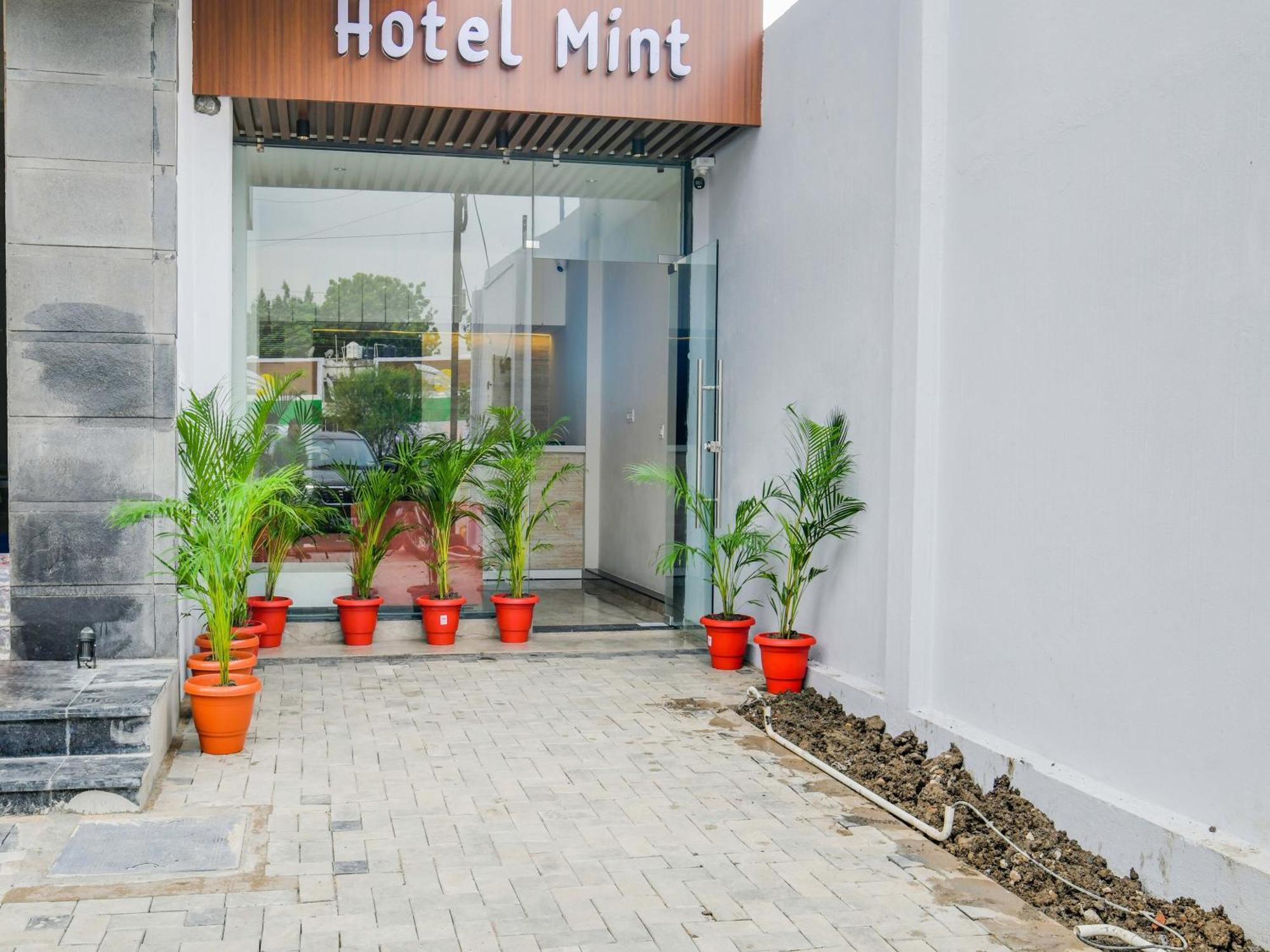 Collection O Hotel Mint Indore Exterior photo